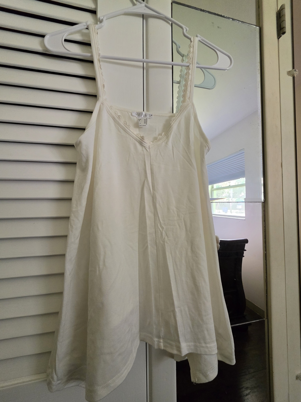 Venus sleeveless camisole top